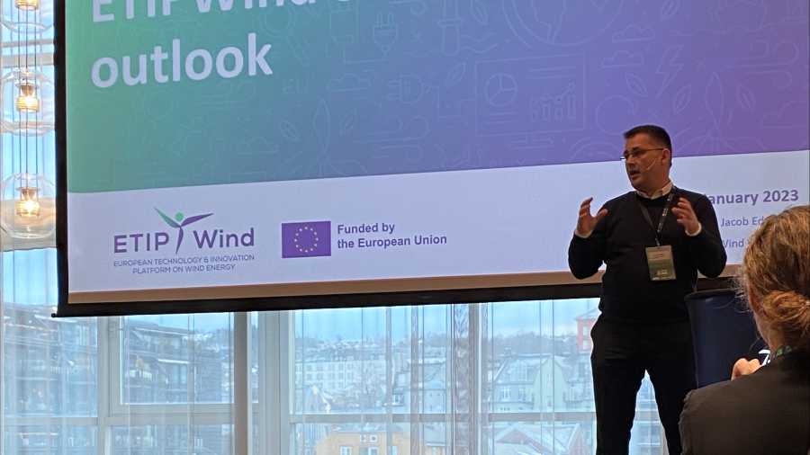 Jacobs presenting_ETIPWIND